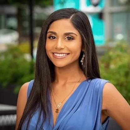 Maya Youssef, Agent in  - Compass