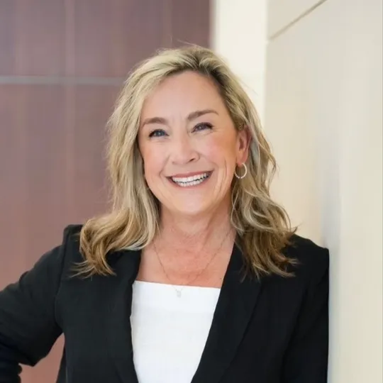 Tricia Freeman, Agent in  - Compass