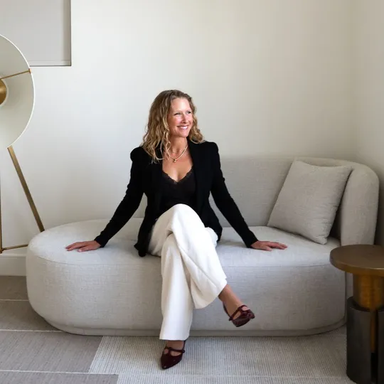 Naomi Gable Hernandez, Agent in  - Compass