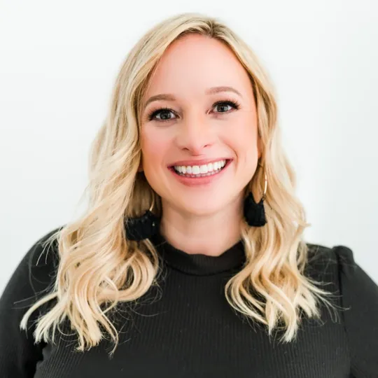 Candi Miles, Agent in  - Compass