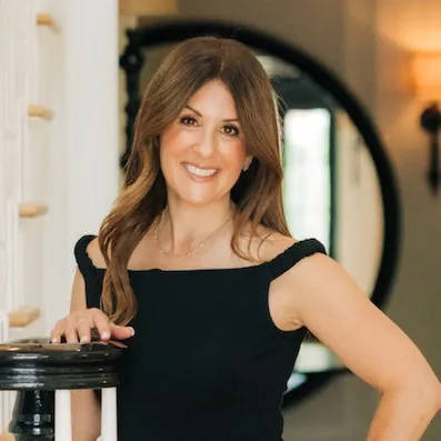 Elissa Rosenfelt, Agent in  - Compass