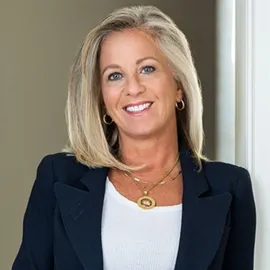 Jamie Adler, Agent in  - Compass