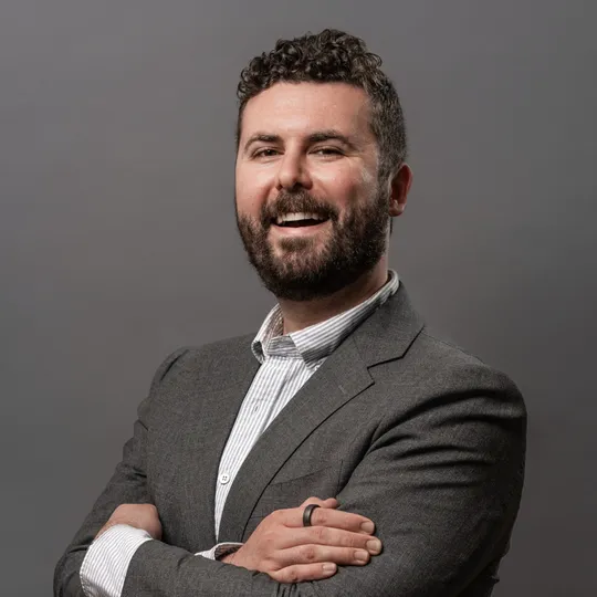 Elliot Brietta, Agent in  - Compass