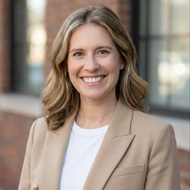 Headshot of Kelly Walton