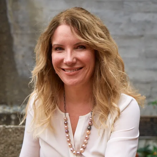 Helena Zaludova, Agent in  - Compass