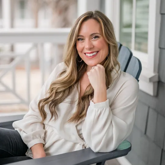 Katie Scott, Agent in  - Compass