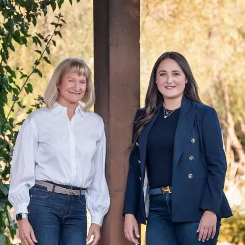 Luxury & Equestrian Group, Agent in  - Compass