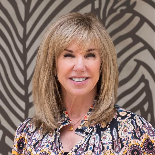 Lisa McCarriston, Agent in  - Compass