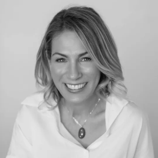 Dina Lewis, Agent in  - Compass