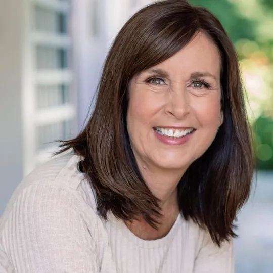 Suzanne Savino, Agent in  - Compass