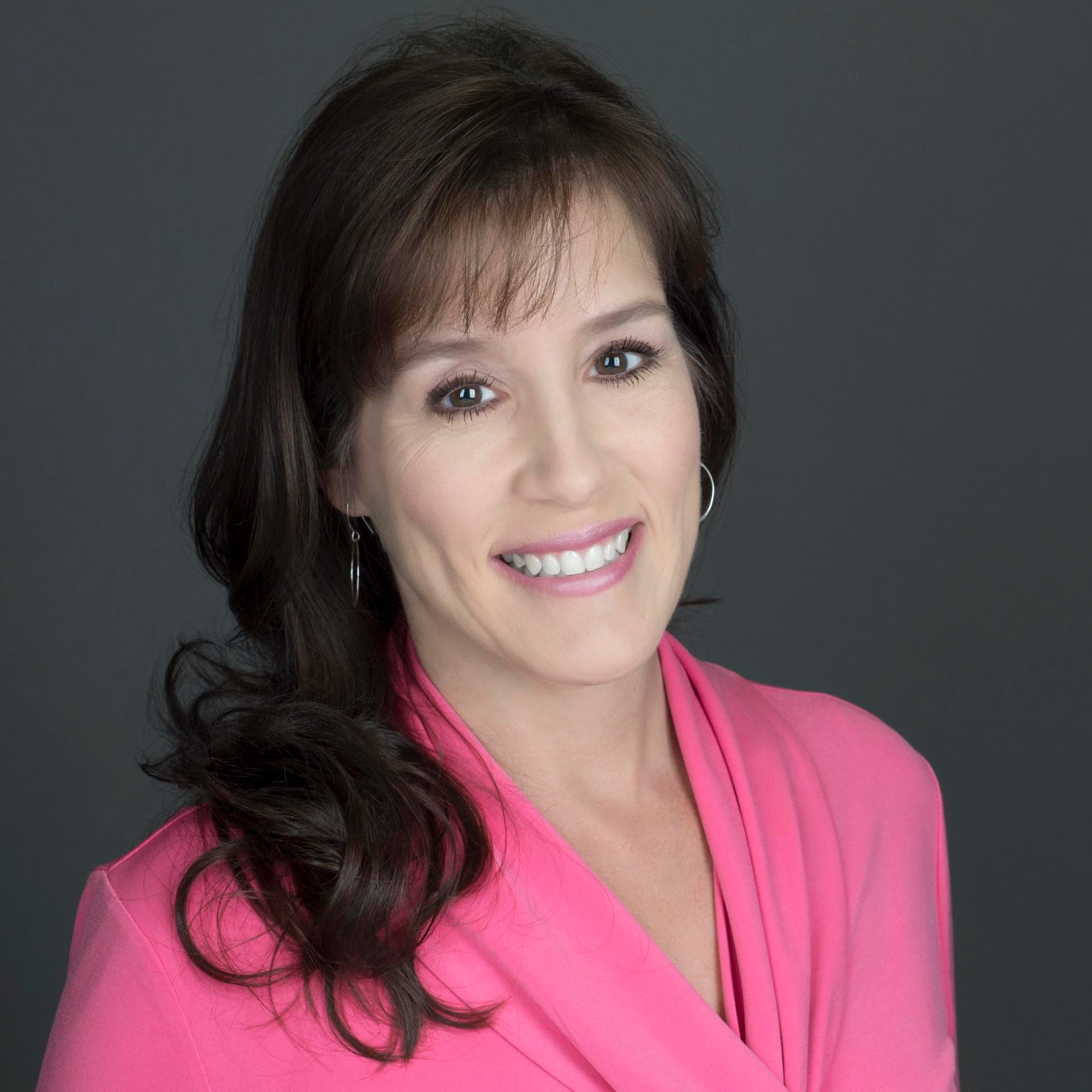 Headshot of Shelley Pettus