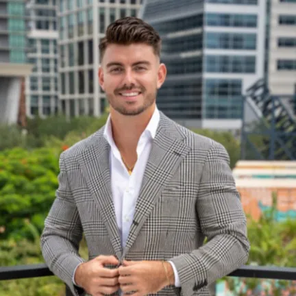 Dilan Scargle, Agent in  - Compass