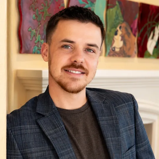 Justin Voshall, Agent in  - Compass