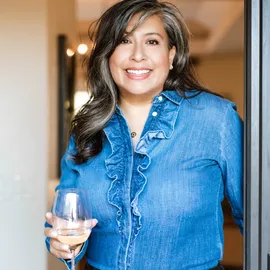 Denver Suburban Living, Agent in  - Compass