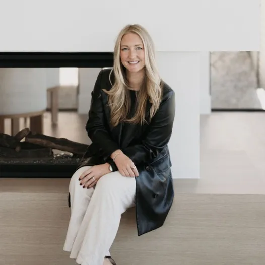 Natalie Pratt, Agent in  - Compass