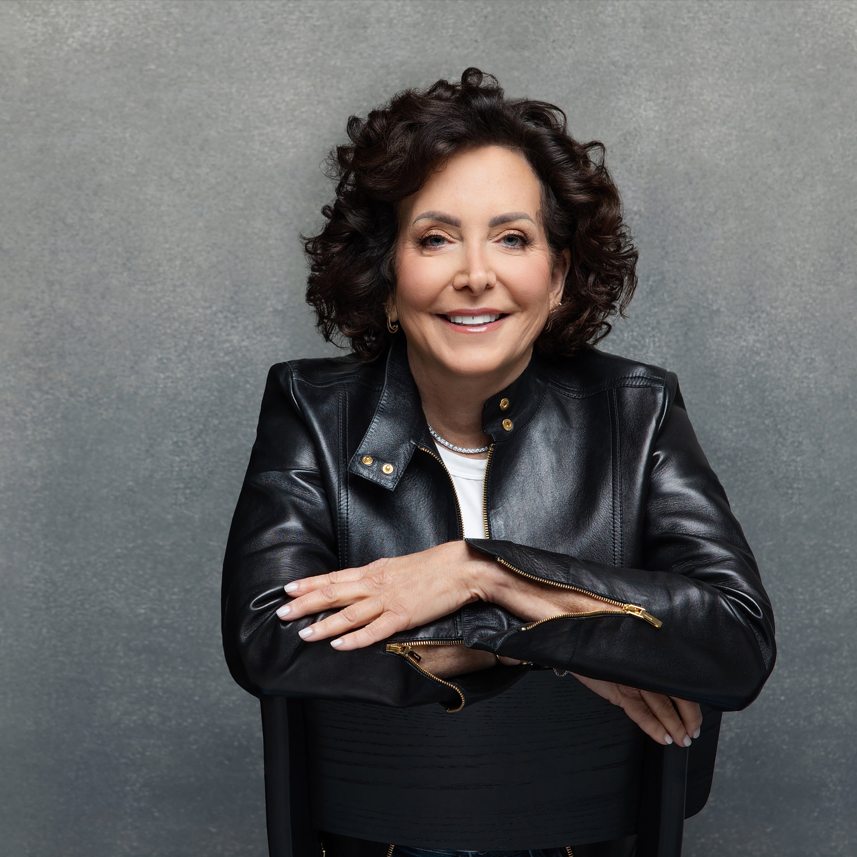 Headshot of Lisa Lang