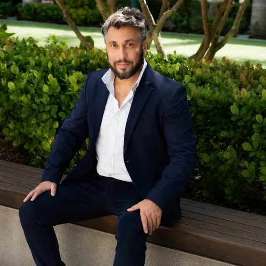 Gene Hochman, Agent in  - Compass