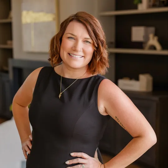 Megan Barna, Agent in  - Compass
