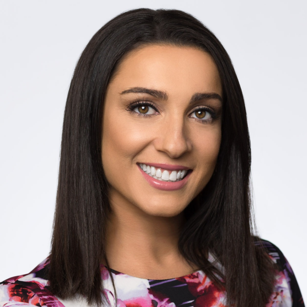 Headshot of Lauren Schultze