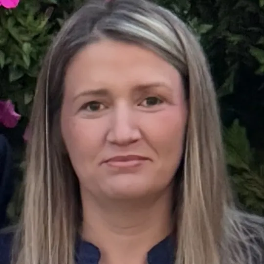 Flutura Hysenukaj, Agent in  - Compass