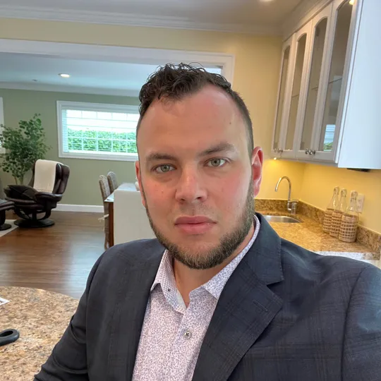 Derrick Schwartz, Agent in  - Compass