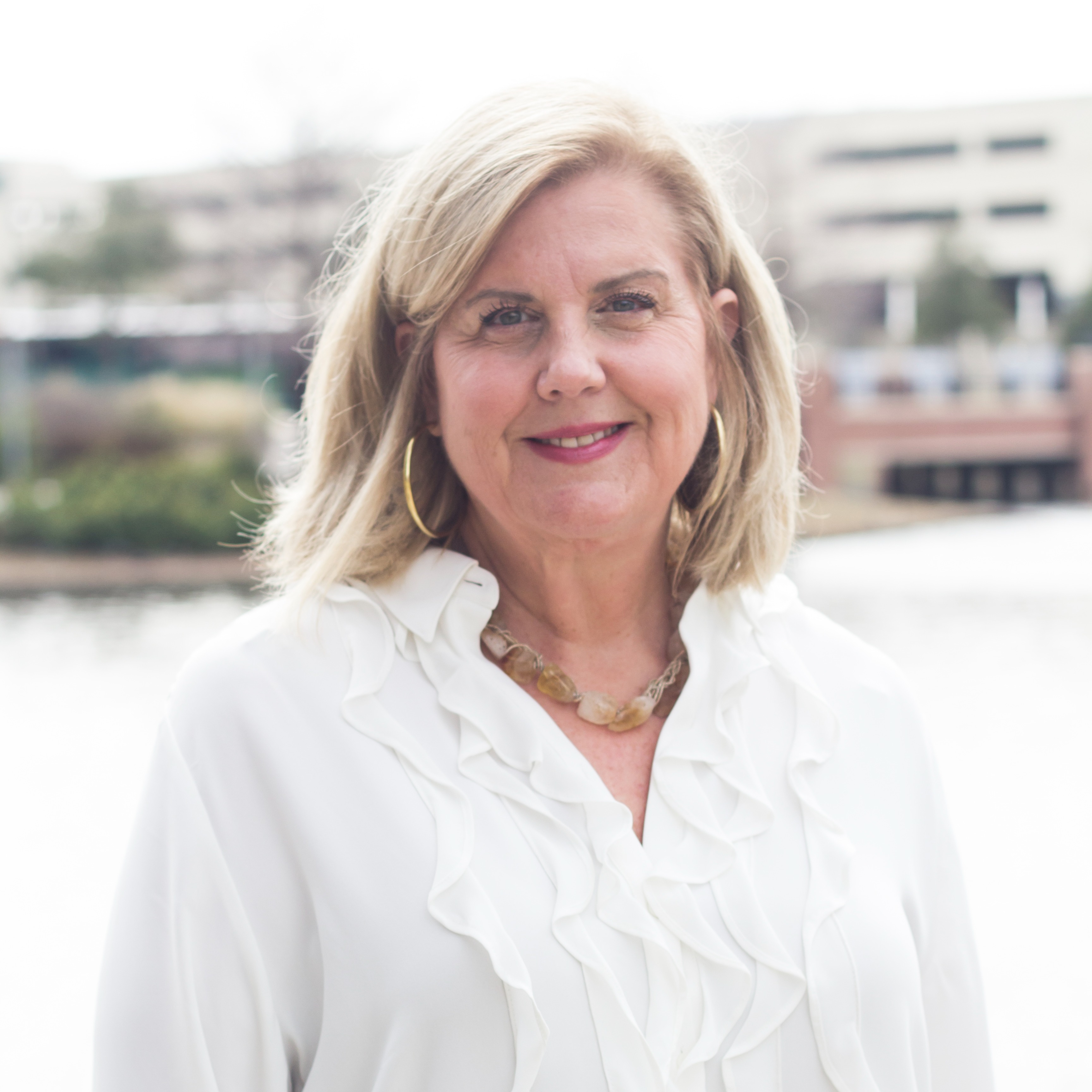 Headshot of Julia Harmon