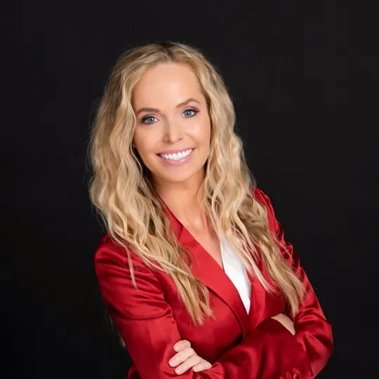 Farrah Greeson, Agent in  - Compass