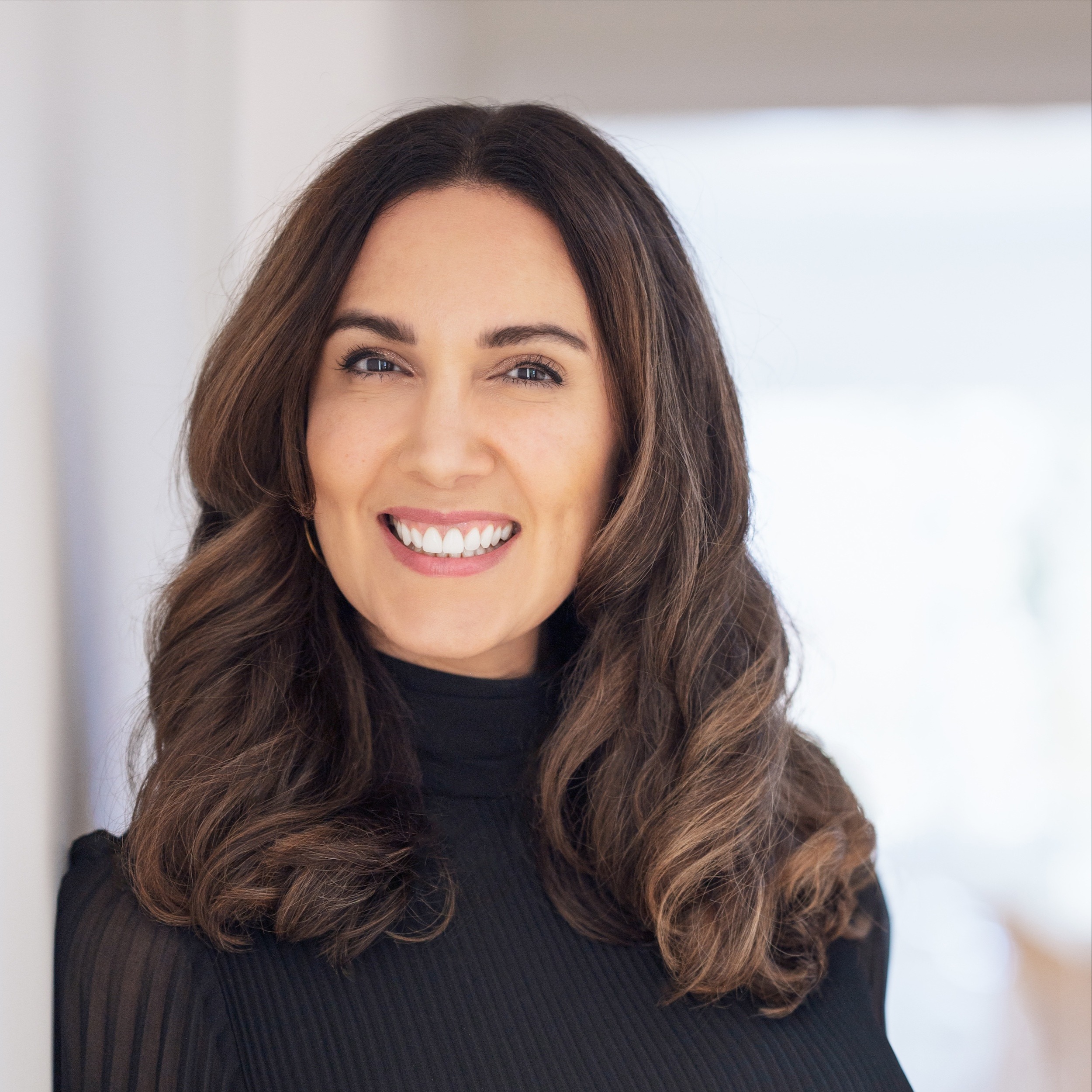 Headshot of Lynda Banfield