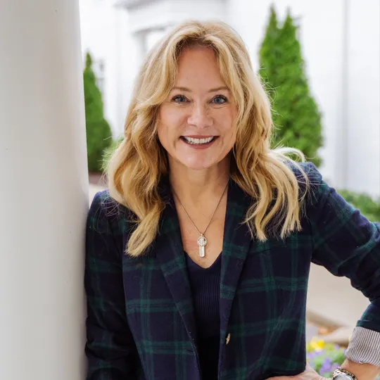 Ruth Picha, Agent in  - Compass