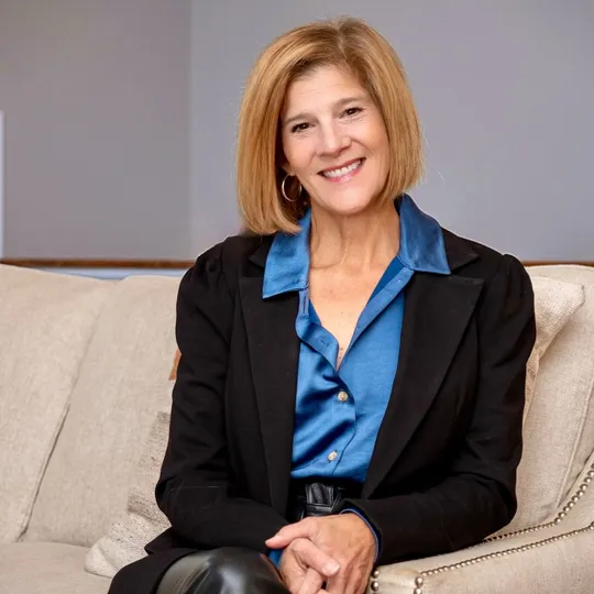 Christine Tepper, Agent in  - Compass