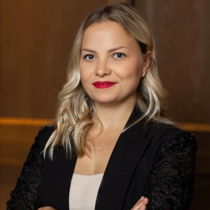 Headshot of Victoria Verdel