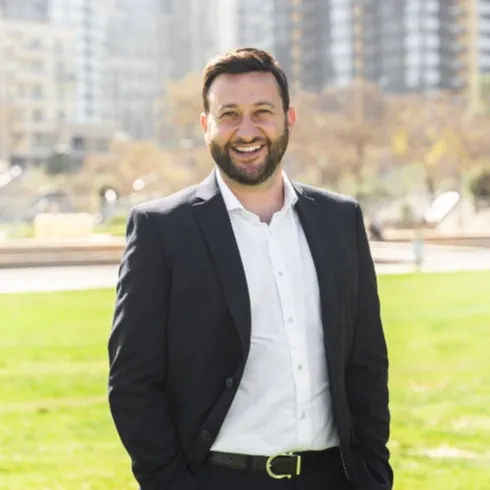 Joshua Gaylis, Agent in  - Compass