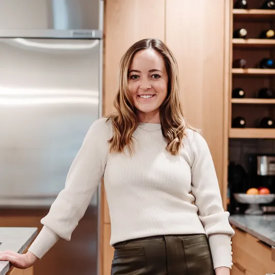 Caitlin Flynn, Agent in  - Compass