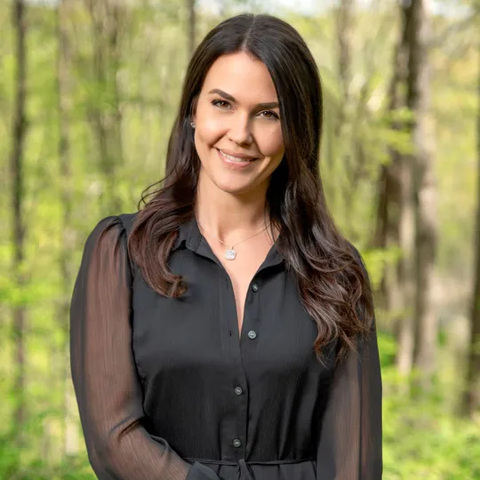 Stefanie Varga, Agent in  - Compass