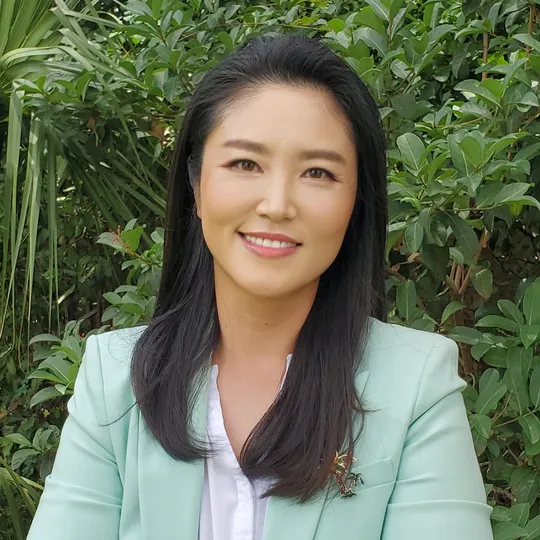 Milra So, Agent in  - Compass