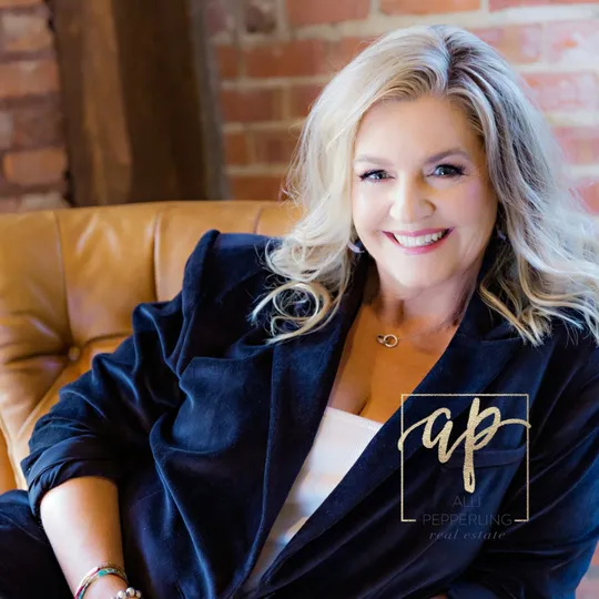 Alli Pepperling, Agent in  - Compass