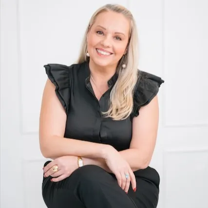 Pavlina Blahova, Agent in  - Compass