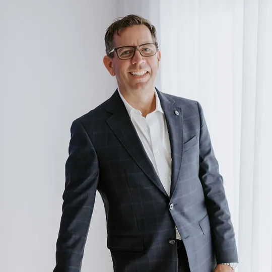 Chip Knows Luxury Team, Agent in  - Compass