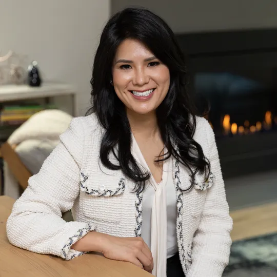 Debbie Lin, Agent in  - Compass