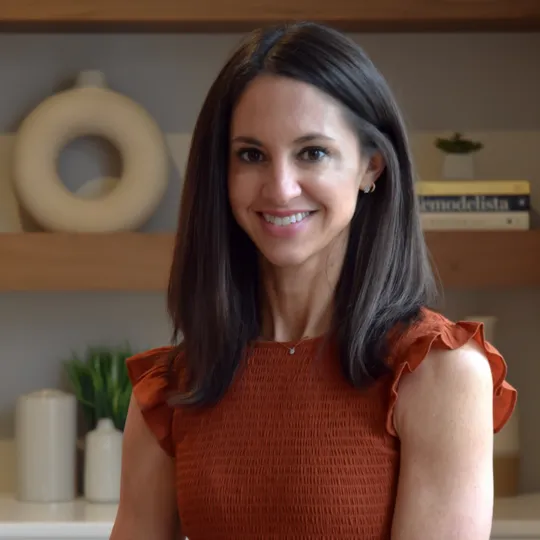 Gina Czupryna, Agent in  - Compass