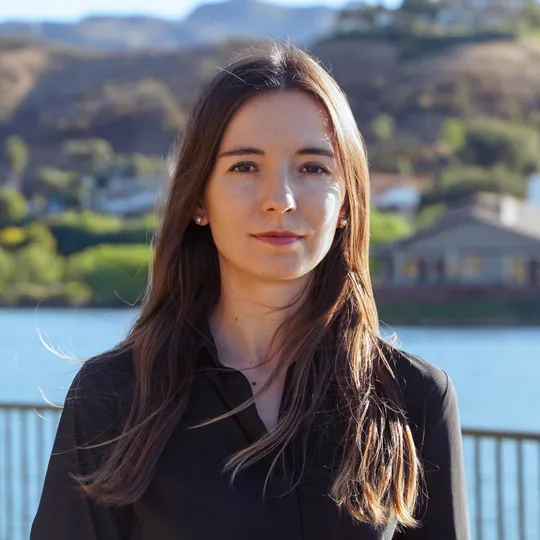 Viktoriia Topalo, Agent in  - Compass