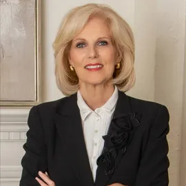 Christie Baines, Agent in  - Compass