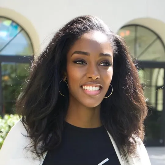 Lynette Flavien, Agent in  - Compass