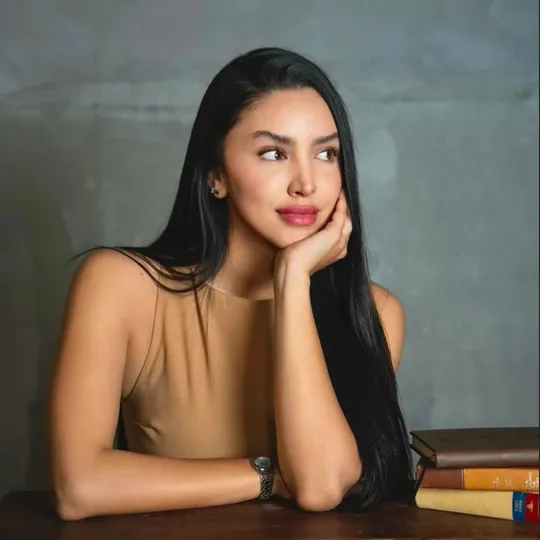 Mariana Carvajal, Agent in  - Compass