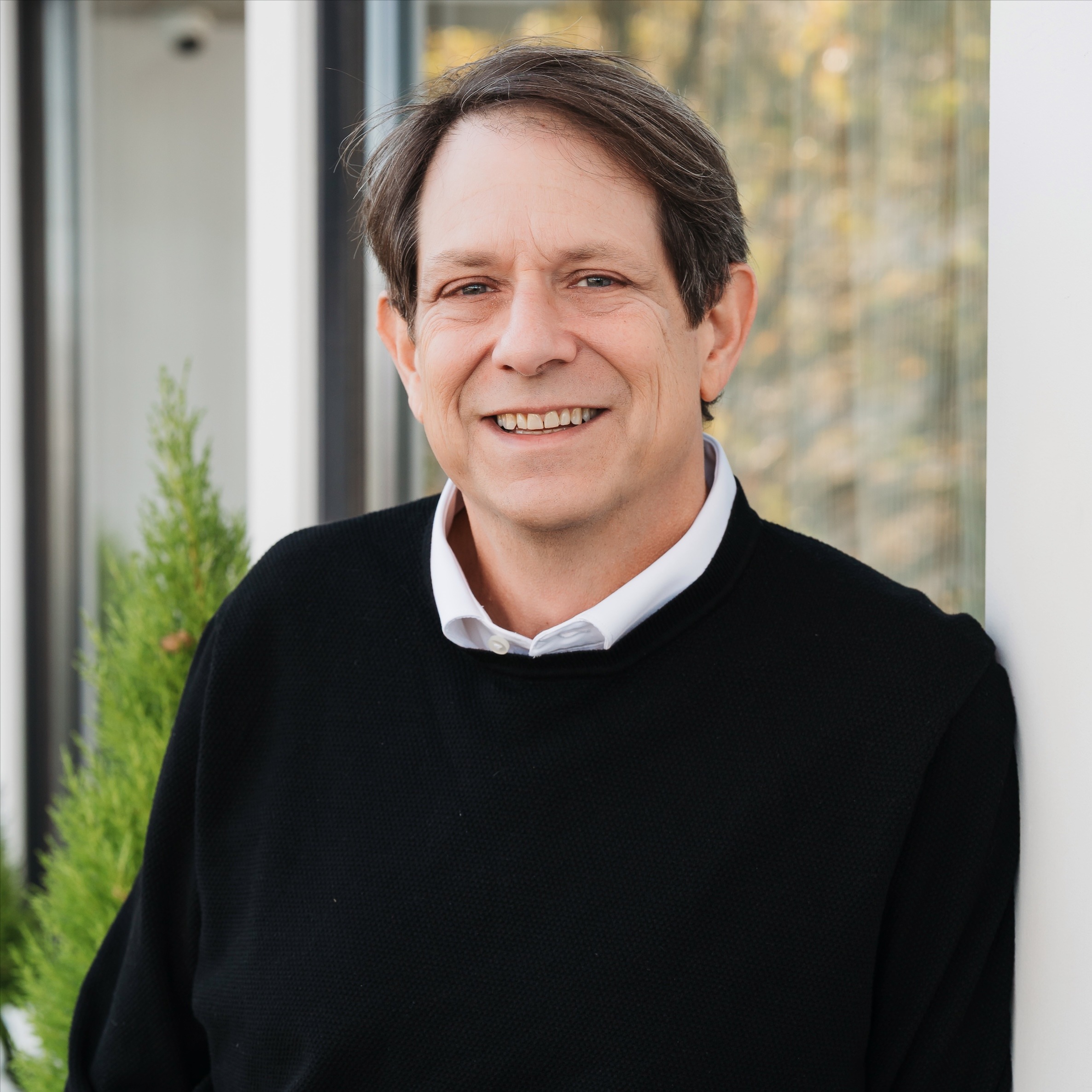 Headshot of Richard Nussbaum