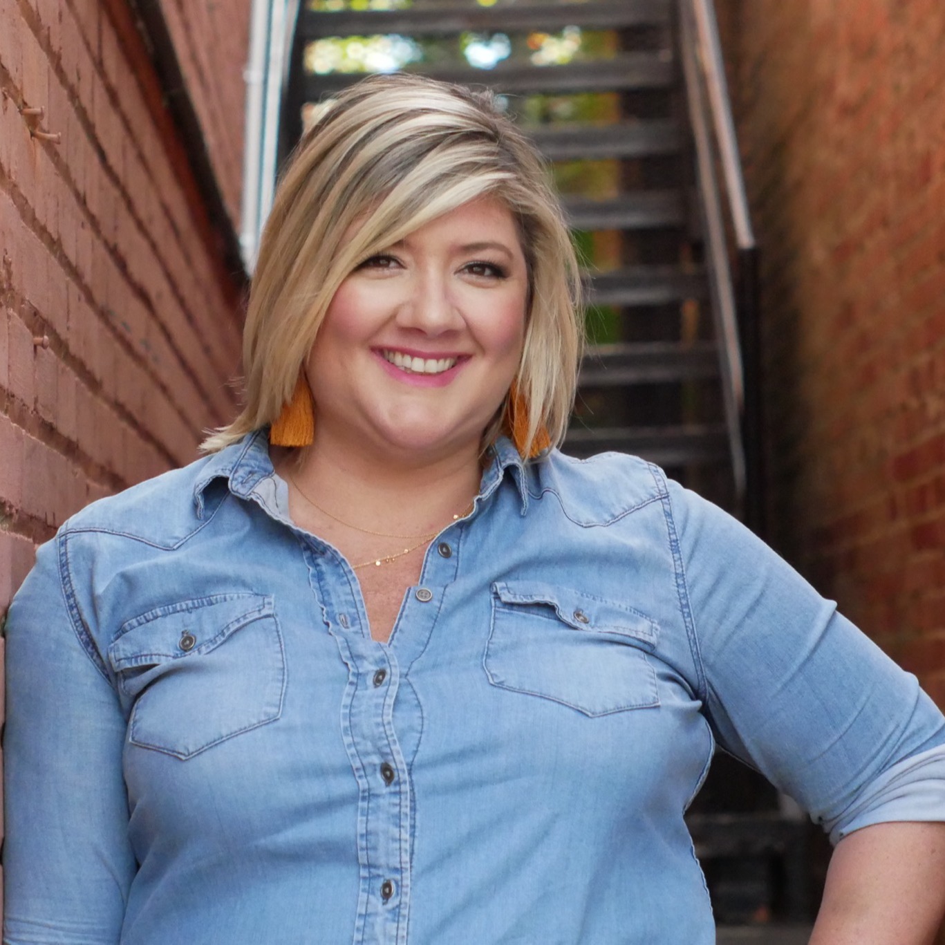 Headshot of Lauren Lowery