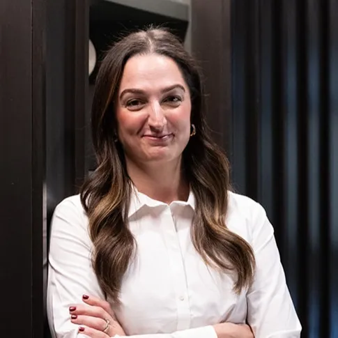 Kristen McNabb, Agent in  - Compass