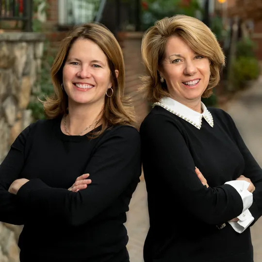 Marga + Justine, Agent in  - Compass