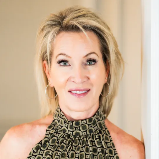 Janelle Rawlston, Agent in  - Compass