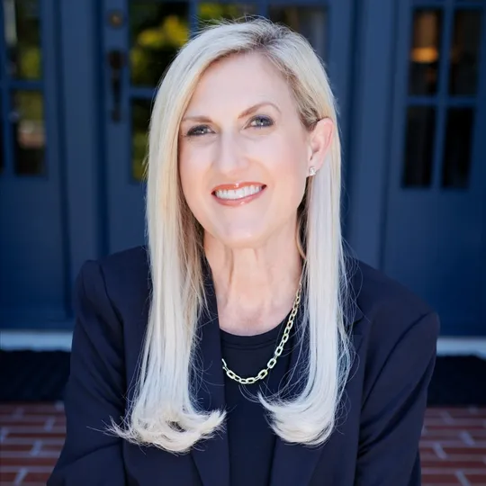 Erin Sheahan, Agent in  - Compass